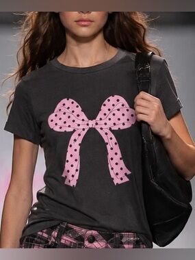 Originality Pink Bow Graphic 100% Cotton Tee – Size L – Made in USA – NWT